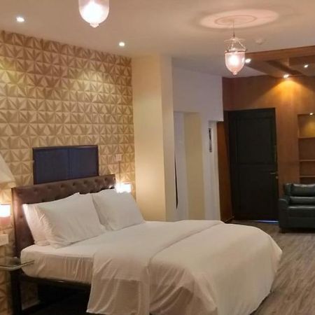 Creek Hotel - باناجي المظهر الخارجي الصورة