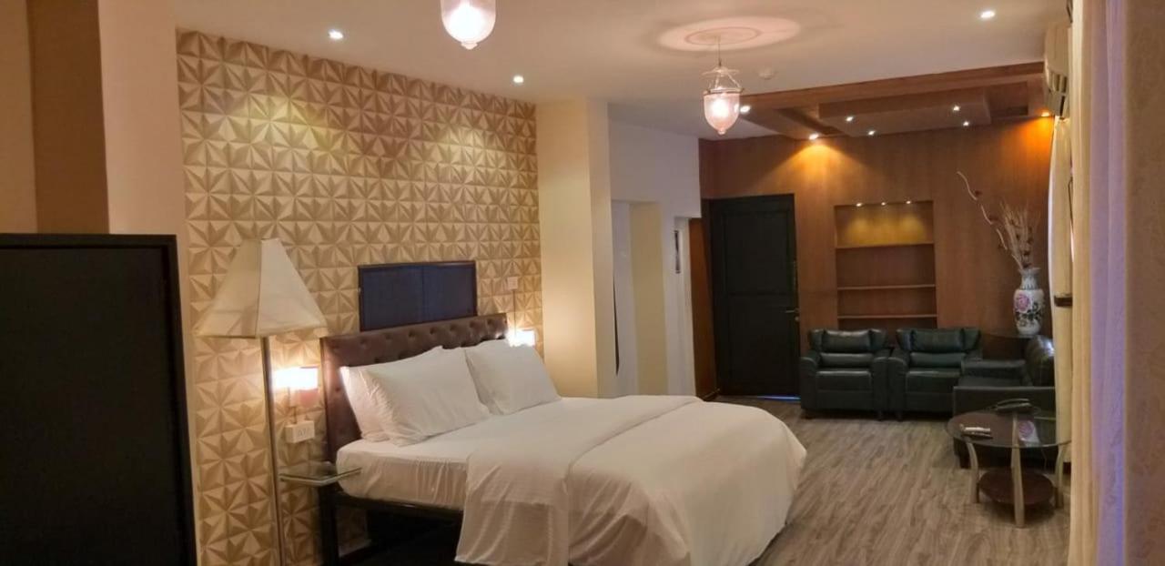 Creek Hotel - باناجي المظهر الخارجي الصورة
